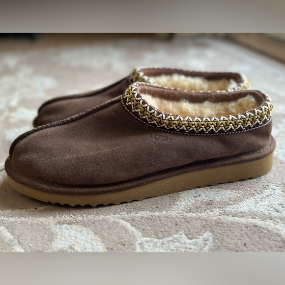Women’s UGG Tasman in Chocolate. BARELY EVER WORN. Original w/ tan sole - Picture 3 of 5